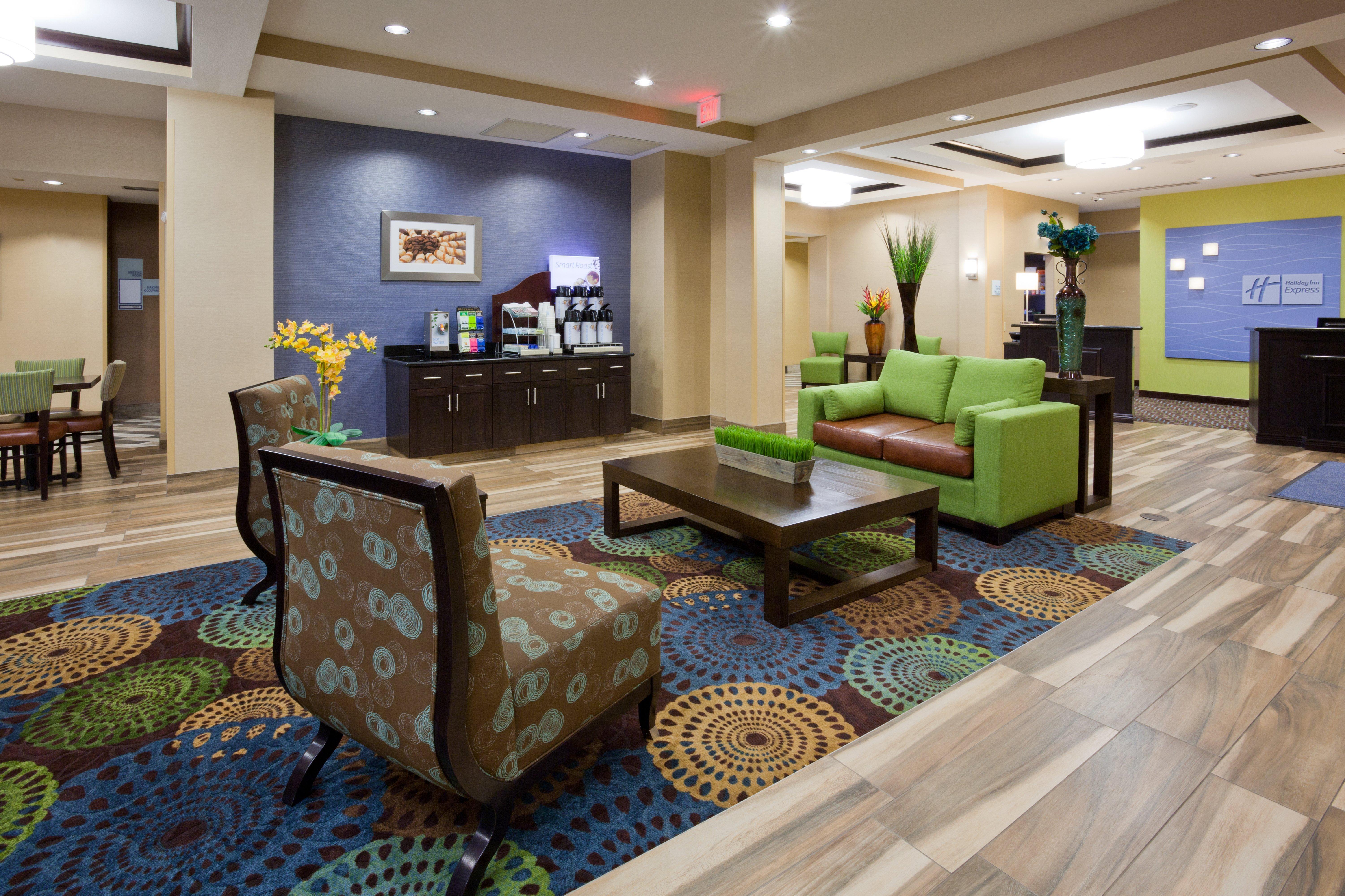 Holiday Inn Express & Suites Fort Dodge By Ihg Zewnętrze zdjęcie