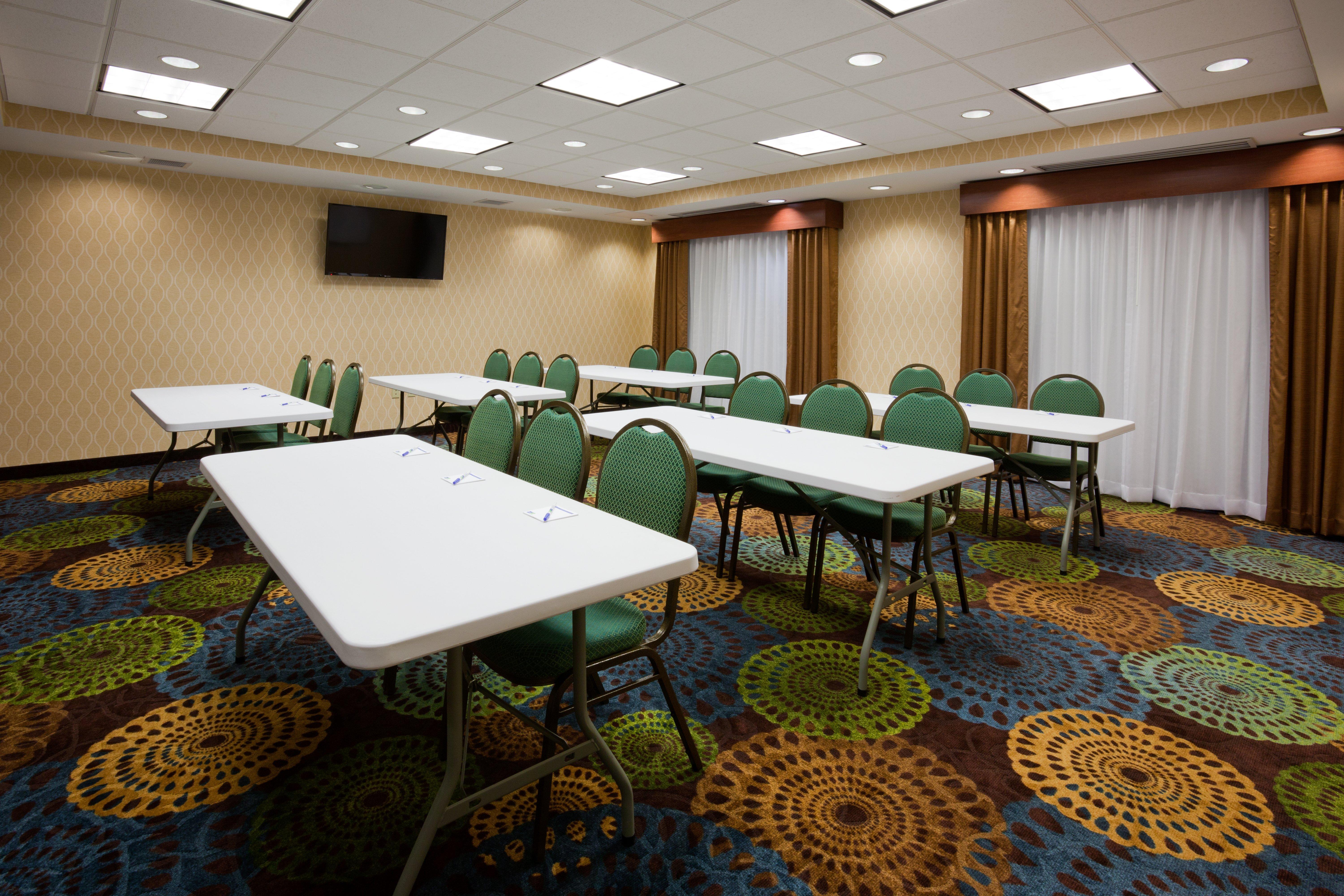 Holiday Inn Express & Suites Fort Dodge By Ihg Zewnętrze zdjęcie