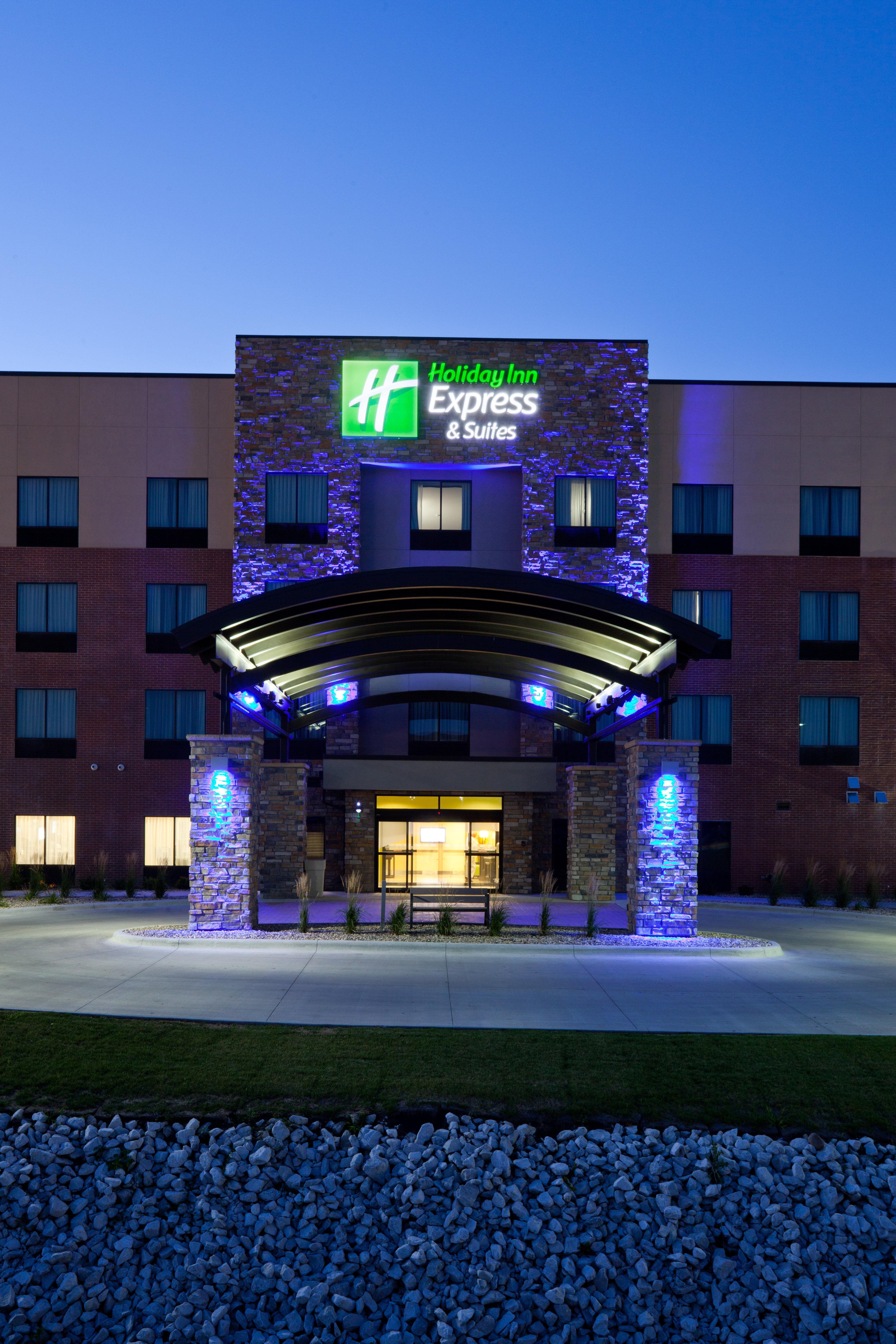Holiday Inn Express & Suites Fort Dodge By Ihg Zewnętrze zdjęcie