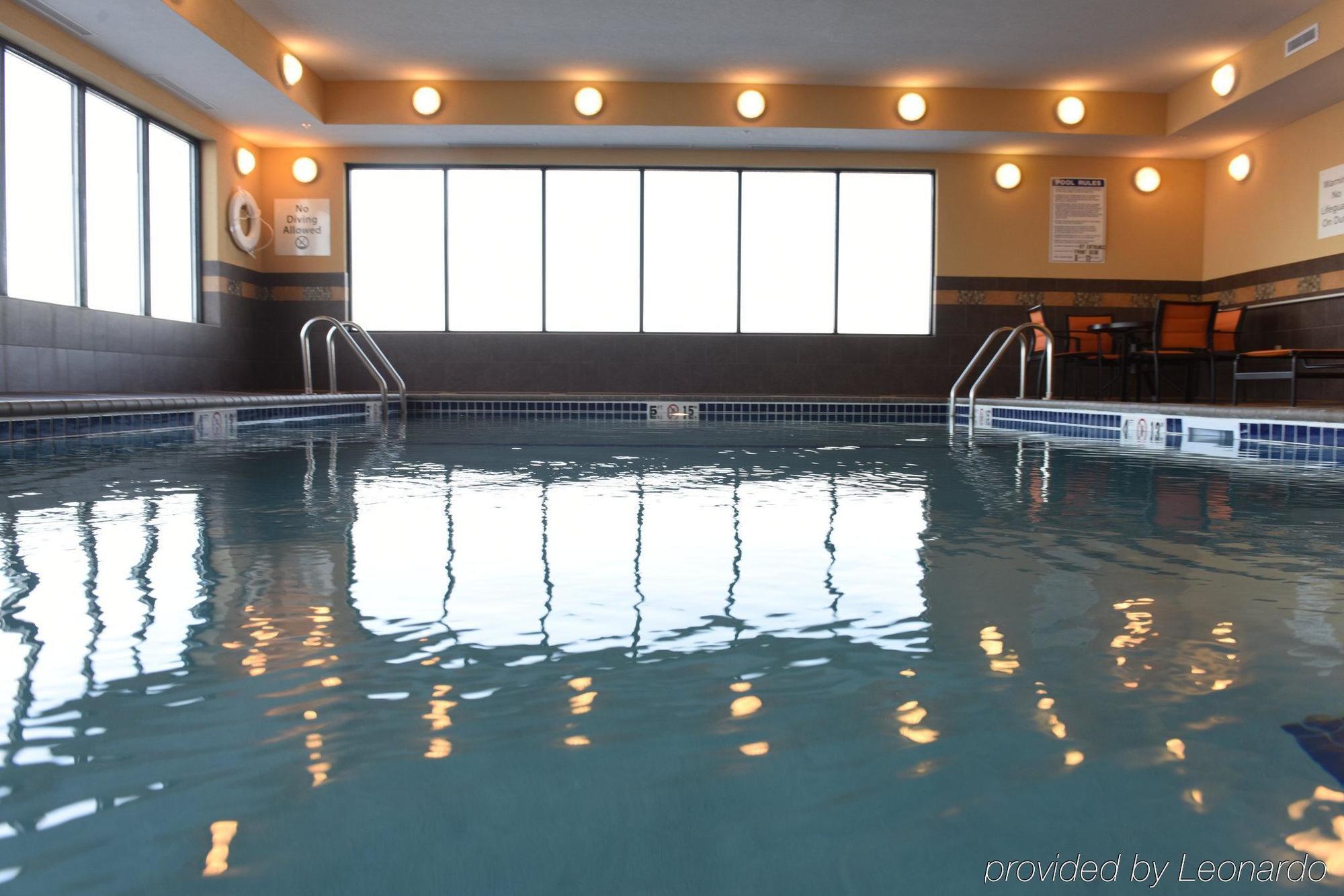 Holiday Inn Express & Suites Fort Dodge By Ihg Zewnętrze zdjęcie
