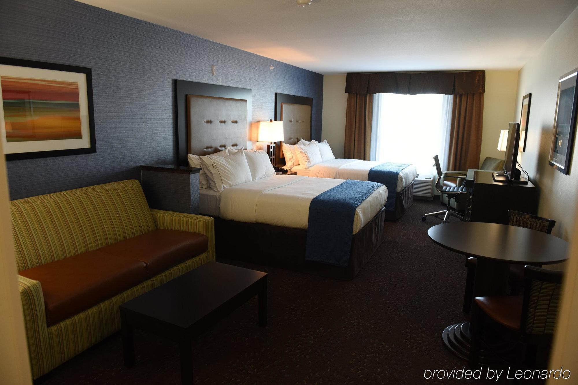 Holiday Inn Express & Suites Fort Dodge By Ihg Zewnętrze zdjęcie
