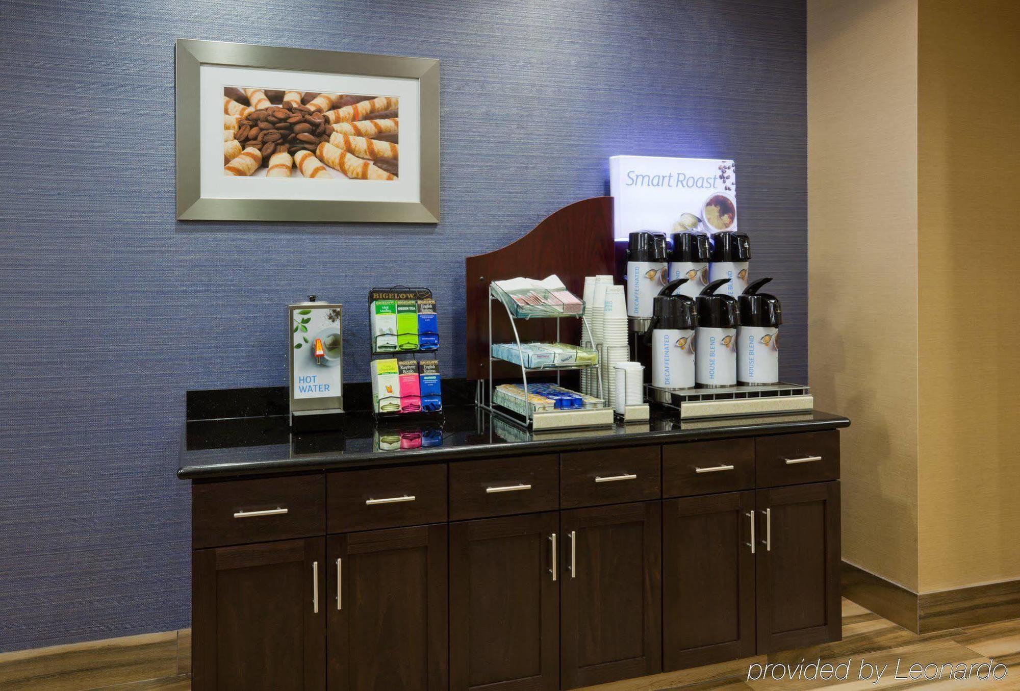 Holiday Inn Express & Suites Fort Dodge By Ihg Zewnętrze zdjęcie