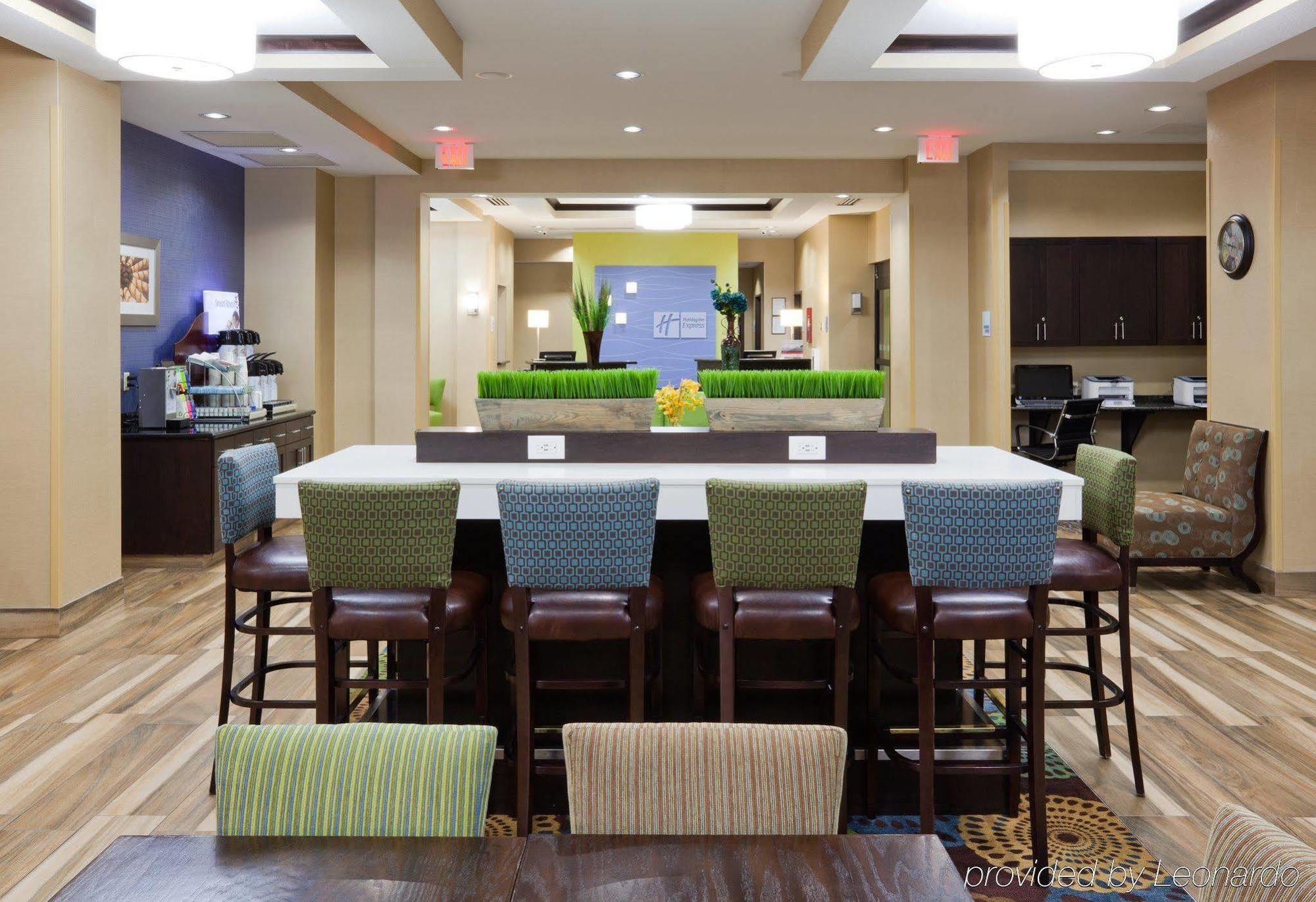 Holiday Inn Express & Suites Fort Dodge By Ihg Zewnętrze zdjęcie