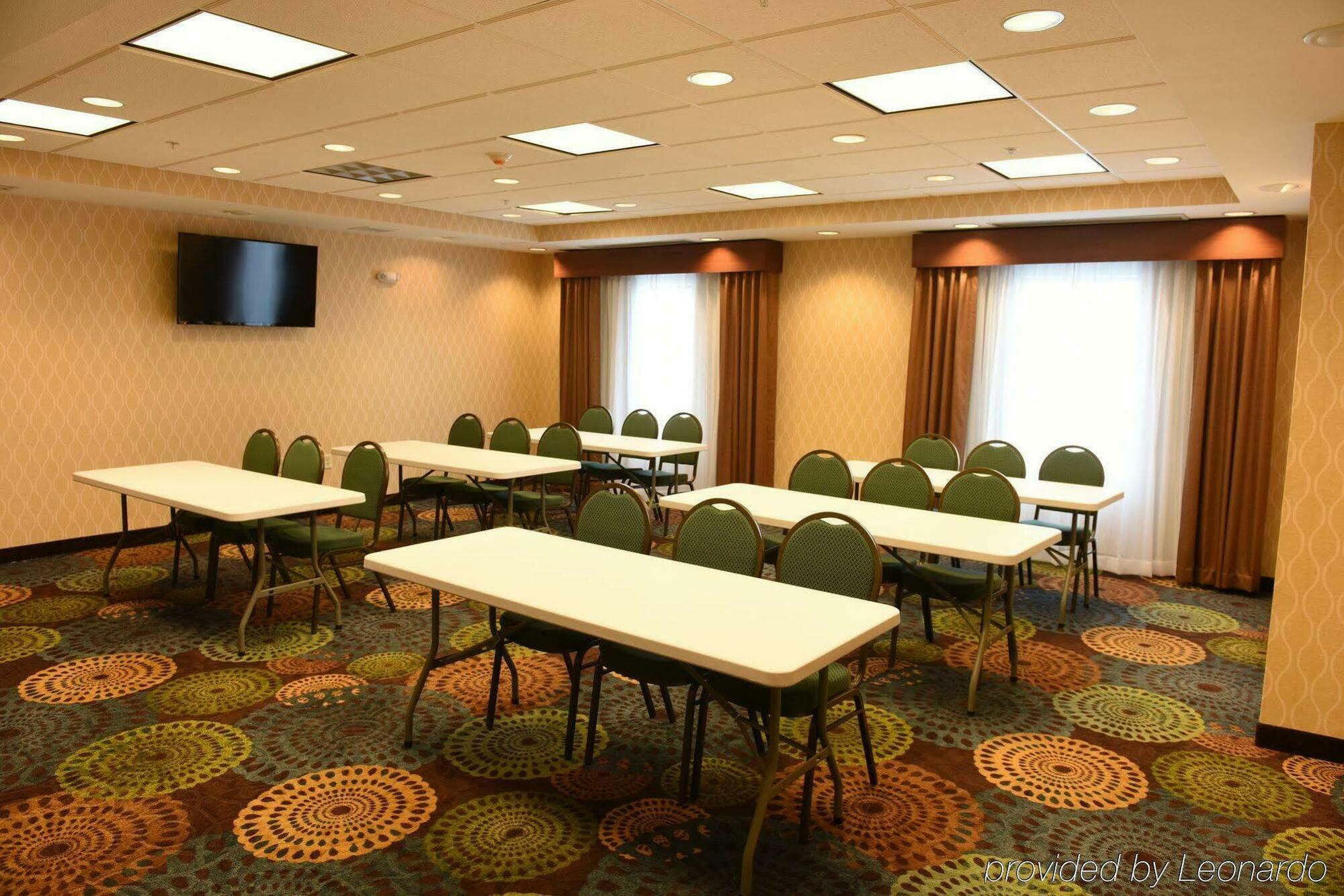 Holiday Inn Express & Suites Fort Dodge By Ihg Zewnętrze zdjęcie